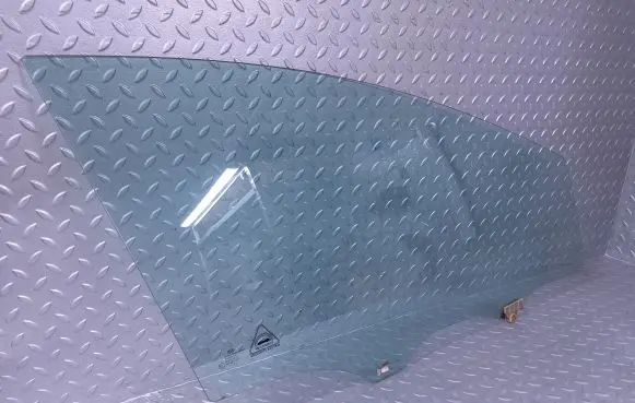 KIA Ceed Front door window glass four-door 82420A2010
