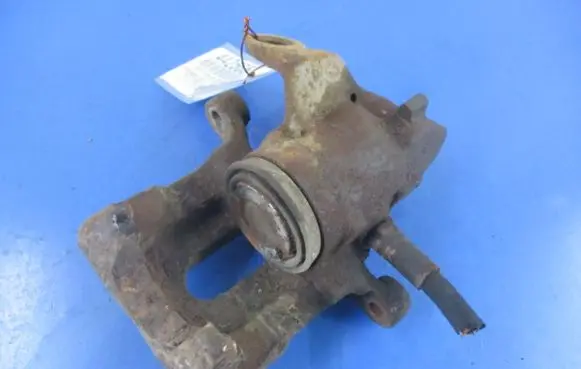 Volkswagen Golf III Rear brake caliper