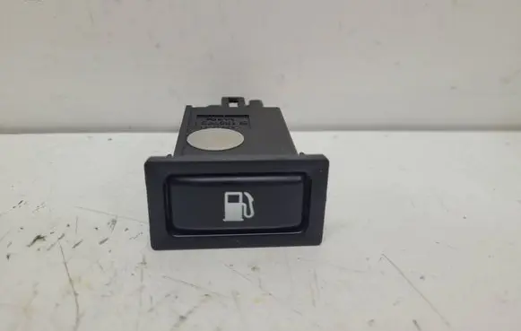 Toyota Avensis T250 Fuel tank opening switch 156795