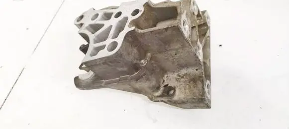 Land Rover Freelander 2 - LR2 Engine mounting bracket 9682877580