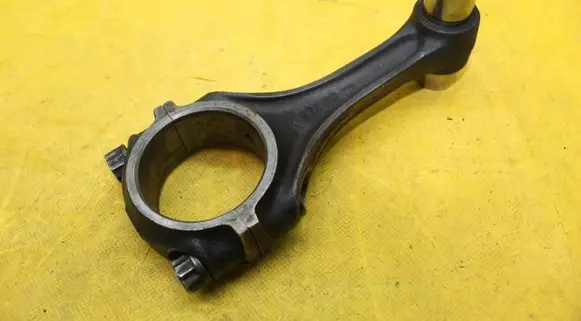 Mercedes-Benz COMPAKT W115 Piston with connecting rod 62108