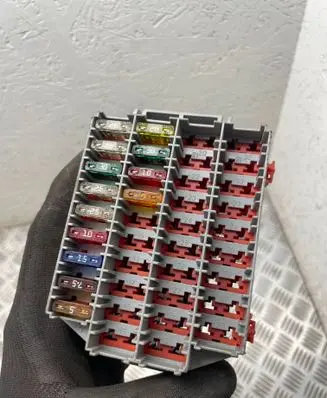 Volvo V70 Fuse box set 9162439