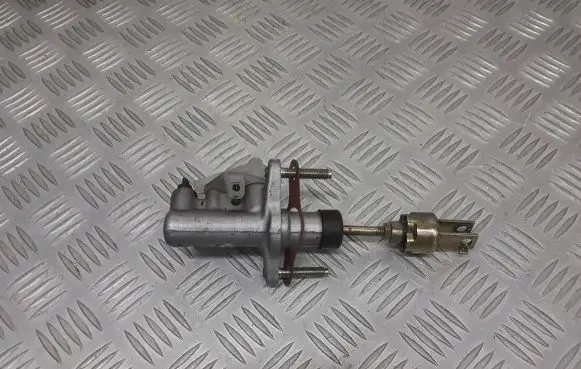 Toyota Corolla E120 E130 Clutch slave cylinder 