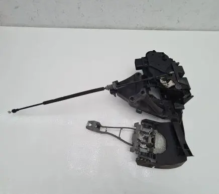Volvo S40 Front door lock 30699109 985914