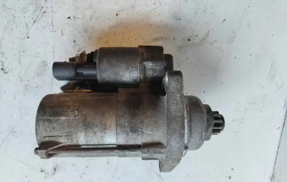 Volkswagen Caddy Starter motor 02Z911023H