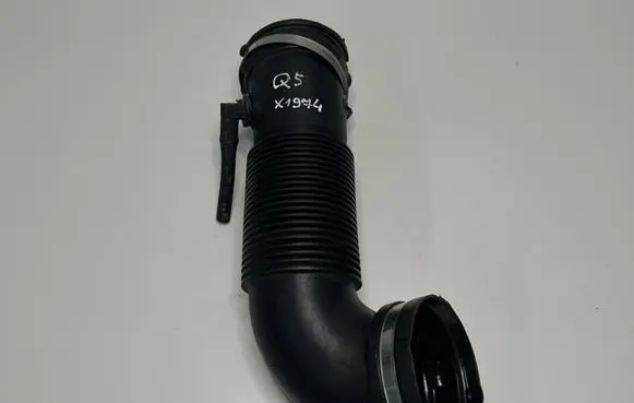 Audi Q5 SQ5 Air intake hose/pipe 06L129629B