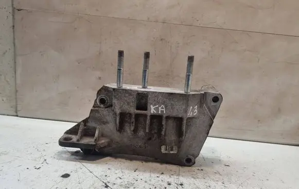 Engine mounting bracket