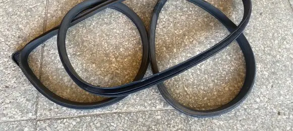 Honda CR-V Front door rubber seal