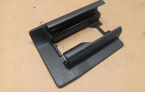 Mercedes-Benz E W212 Front driver seat rail trim A2129190920 78010025