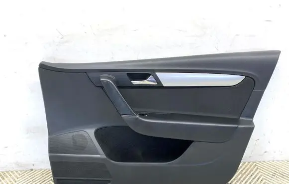 Volkswagen PASSAT B7 Front door card panel trim