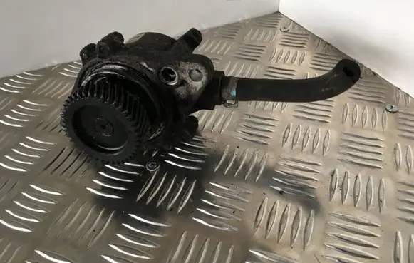 Ford Ranger Vacuum pump WL5118G00A X2T55472ZT