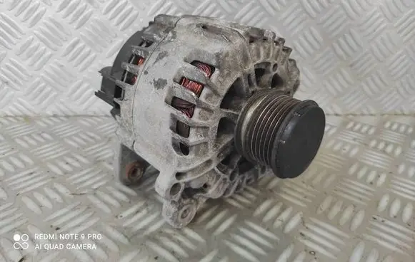 Volkswagen Golf VI Generator/alternator 03L903023A
