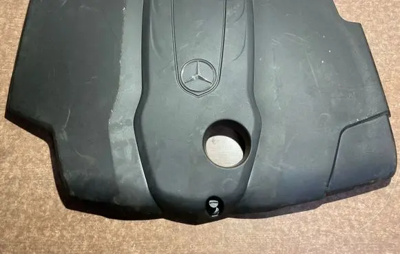 Mercedes-Benz C W205 Engine cover (trim) A6510108512