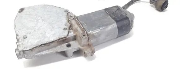 Land Rover Discovery Rear door window regulator motor 0130821025