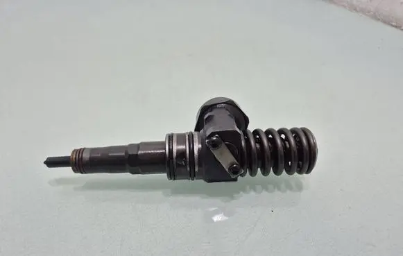 Seat Ibiza IV (6J,6P) Fuel injector 038130073BN