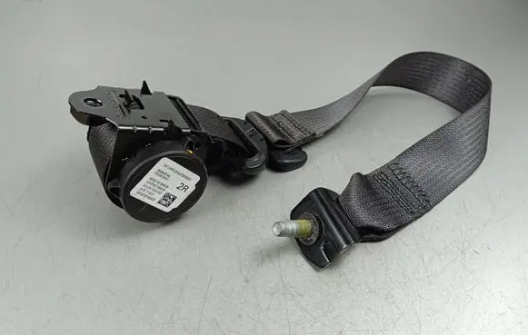Jeep Grand Cherokee WL Rear seatbelt P6XH94TX7AA 6504198 TSH334124147