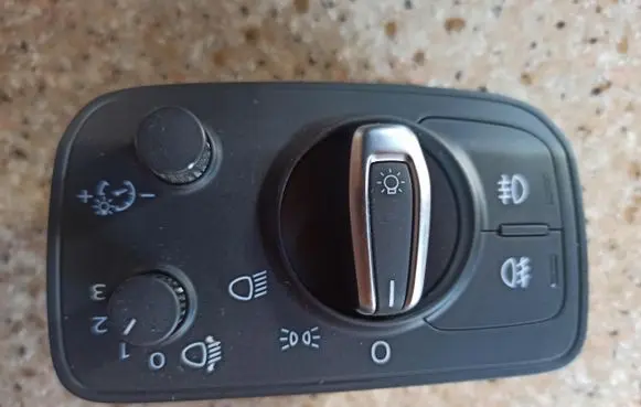 Fog light switch