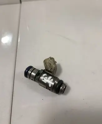 Volkswagen Golf IV Fuel injector 036031AC