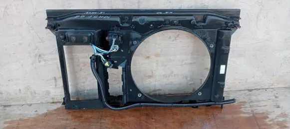 Citroen C4 Grand Picasso Radiator support slam panel