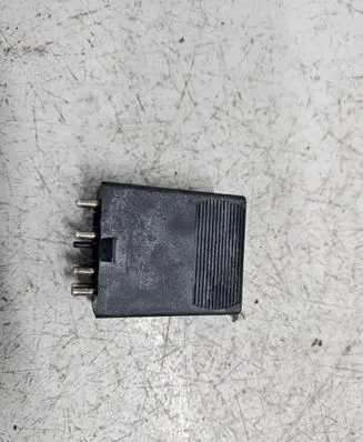 Mercedes-Benz C W202 Hazard warning light relay 0135454932 05999662