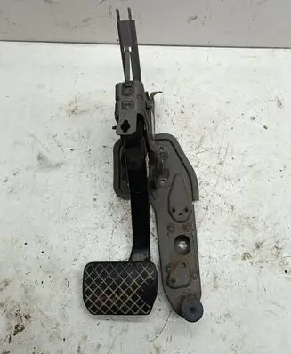 Volkswagen Transporter - Caravelle T5 Brake pedal 7E1723057B 001216730