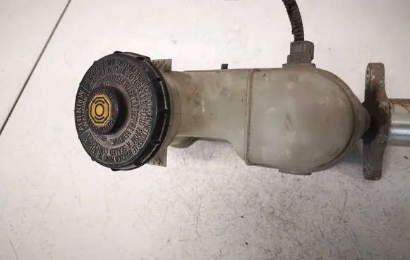 Honda Accord Brake fluid reservoir