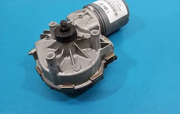 Mercedes-Benz C W204 Wiper motor 0390241843 IMPRK1584807