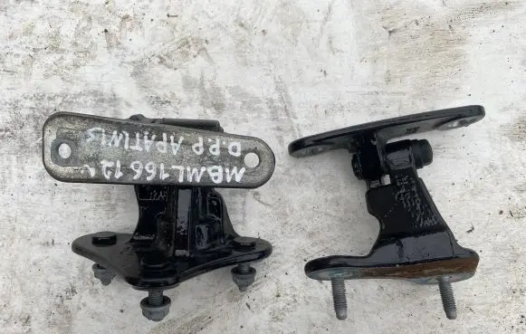 Mercedes-Benz ML W166 Front door hinge set 