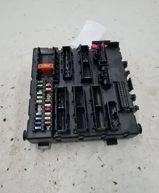 Opel Signum Fuse module 13170891