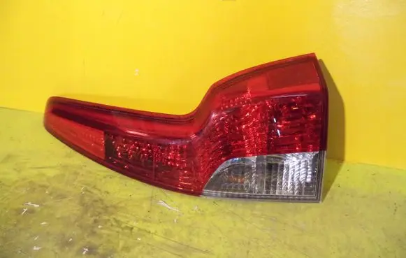Volvo V50 Tailgate rear/tail lights 114KM