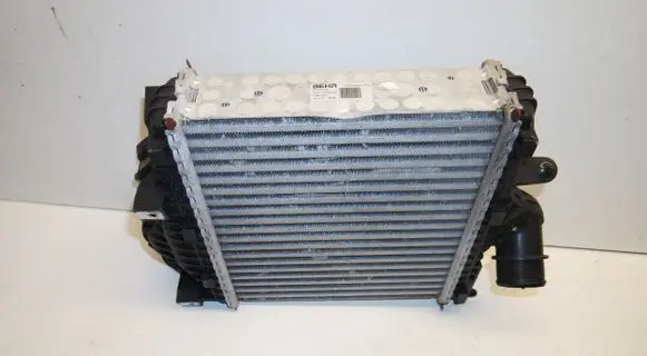 Audi Q7 4M Intercooler radiator 4M0145803R