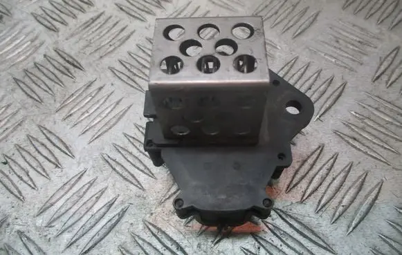 Citroen C4 X Coolant fan relay 96585089