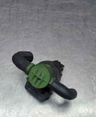 Mercedes-Benz CLK A209 C209 Valve vacuum 0004703293