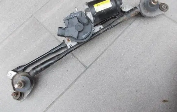 KIA Rio Front wiper linkage and motor 981101G000