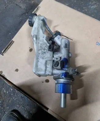 Toyota Corolla Verso AR10 Master brake cylinder 25113479