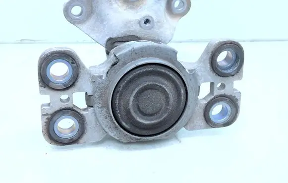 Volvo V60 Engine mount bracket 31401307