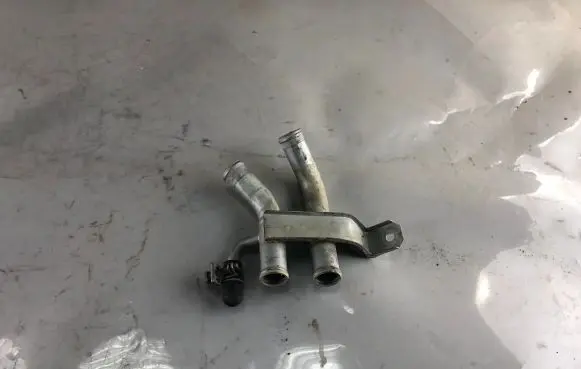 Air conditioning (A/C) pipe/hose