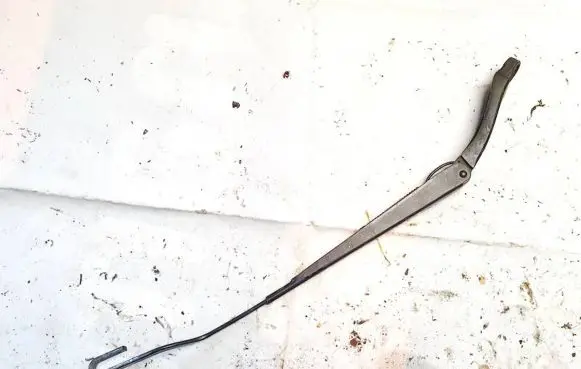 Volvo XC90 Front wiper blade arm 8620839 1768620839