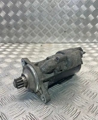 Volkswagen Touran II Starter motor 02E911024A