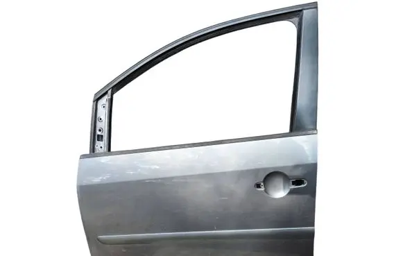 Volkswagen Touran I Front door