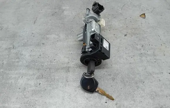 Suzuki Swift I Ignition lock 33970-62J10DB