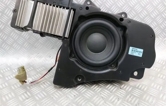 Volvo XC90 Subwoofer speaker 30679176