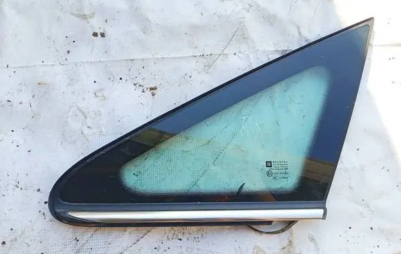 Opel Zafira B Front triangle window/glass AS2