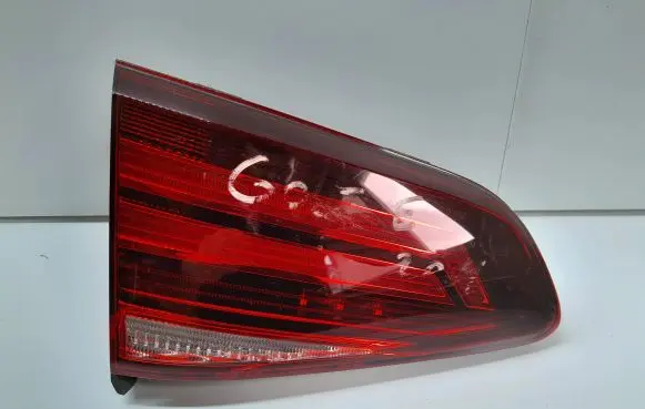 Volkswagen e-Golf Tailgate rear/tail lights 5G0945093AG L90124374