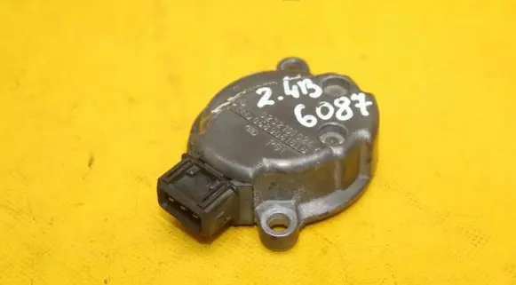Audi A4 S4 B5 8D Crankshaft position sensor 058905161B