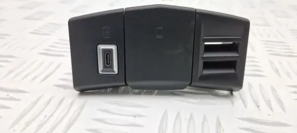 DS Automobiles 4 II USB socket connector 98313506VV