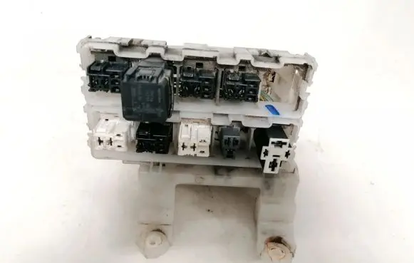 Nissan Almera N16 Fuse box set