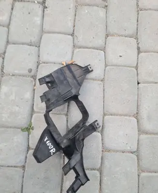 BMW 7 E65 E66 Headlight/headlamp mounting bracket 161698