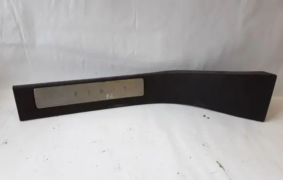 Infiniti QX56 Rear sill trim cover 769B77S603