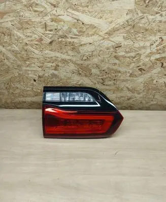Tailgate rear/tail lights